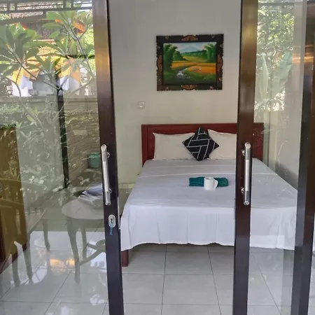 Santa Fe Homestay & Warong Amed